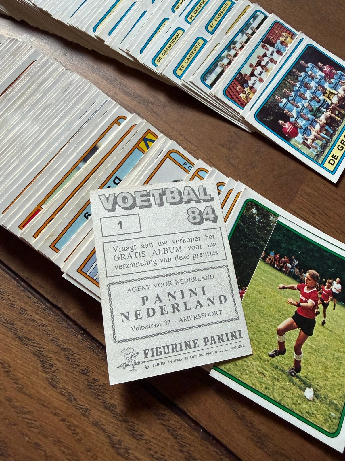 Panini Voetbal 84 - 234 verschilldende stickers, Verzamelen, Ophalen of Verzenden, Gebruikt, Speelkaart(en)