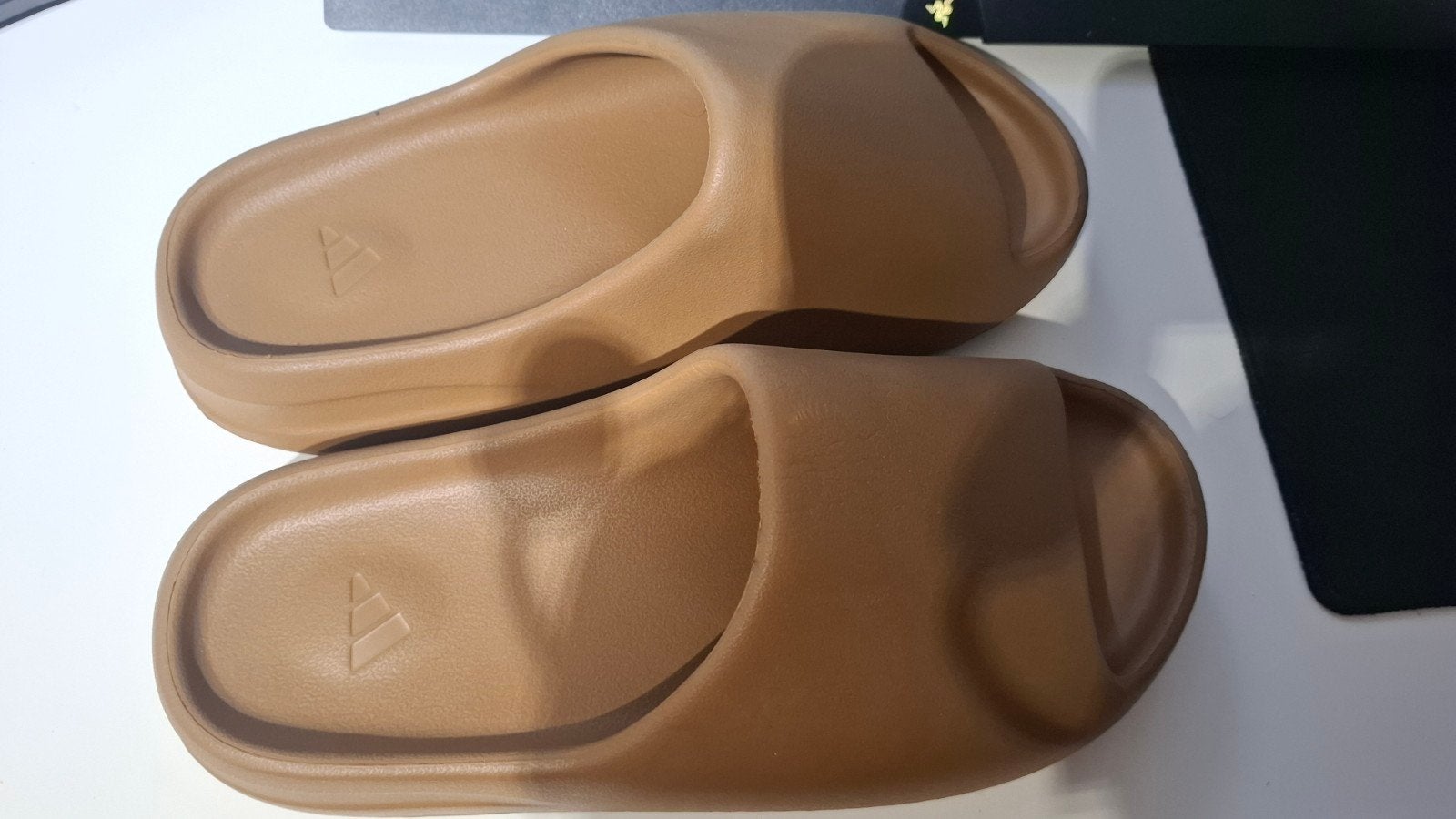 Yeezy Slides Maat 44/45 Nieuw (zonder doos), Kleding | Heren, Slippers, Nieuw, Ophalen of Verzenden, Yeezy