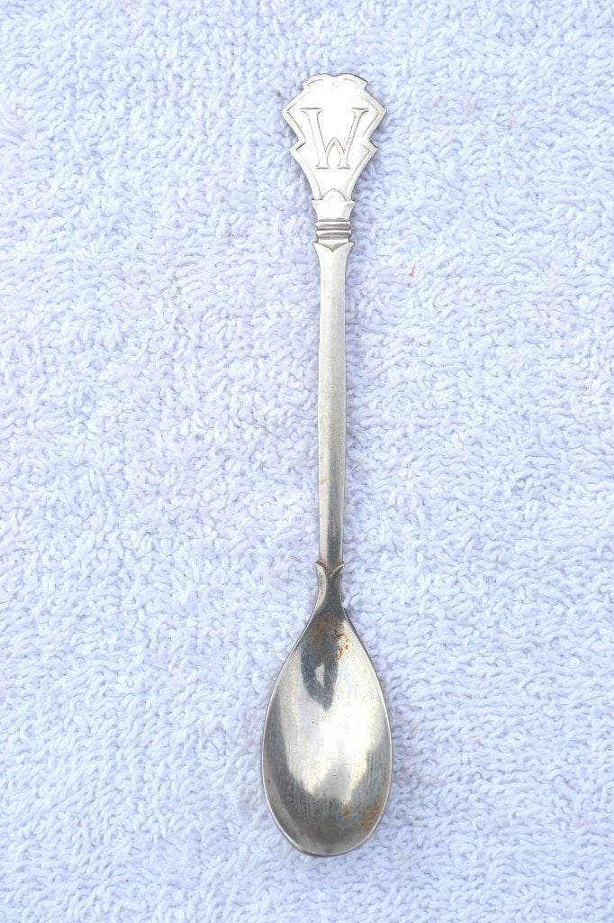 Mooi zilveren monogram lepeltje. (W).11.5cm. Nr. 8879, Ophalen of Verzenden