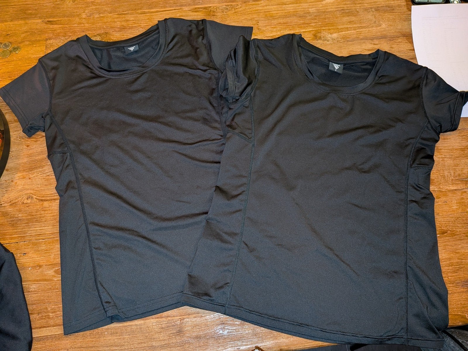 Twee zwarte sportshirts maat L, Zwart, Maat 42/44 (L), Ophalen of Verzenden, Osaga