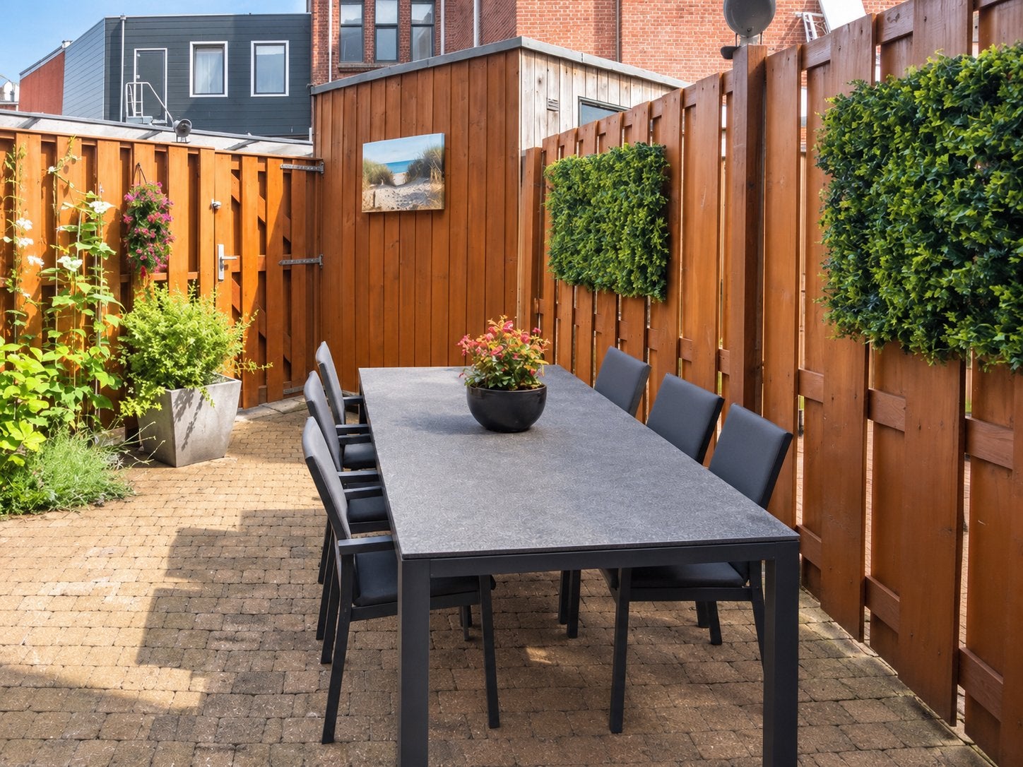 Natuurstenen tuintafel met stoelen
