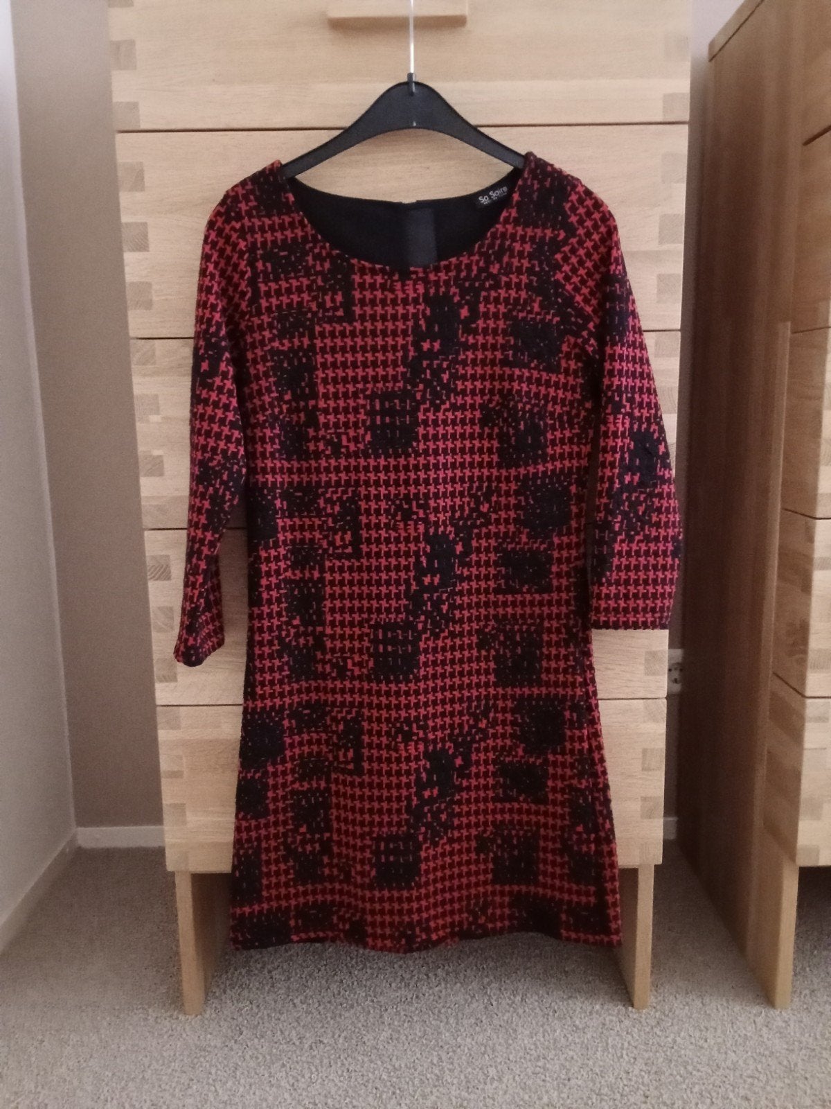 So Soire jurk rood/zwart met pied-de-poule patroon, Kleding | Dames, Jurken, So Soire, Ophalen of Verzenden, Zo goed als nieuw