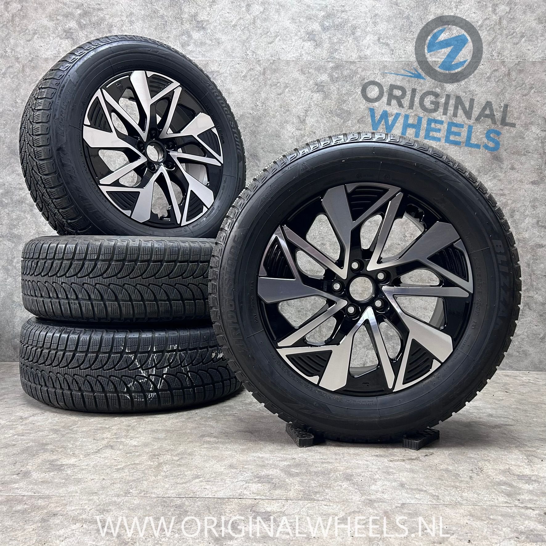 18 inch originele velgen + winterbanden Toyota BZ4X, 18 inch, Gebruikt, -, -