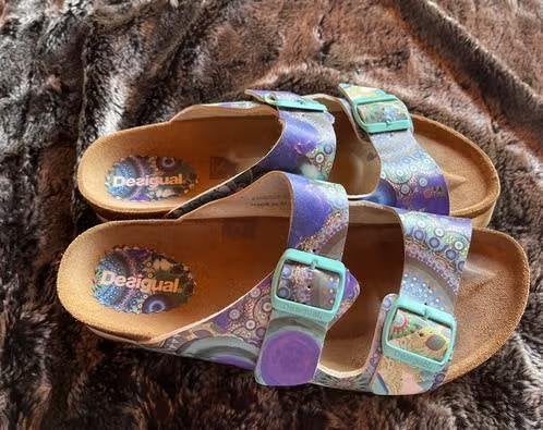 Desigual slippers maat 42 [nr2], Kleding | Dames, Slippers, Overige kleuren, Ophalen of Verzenden, Zo goed als nieuw