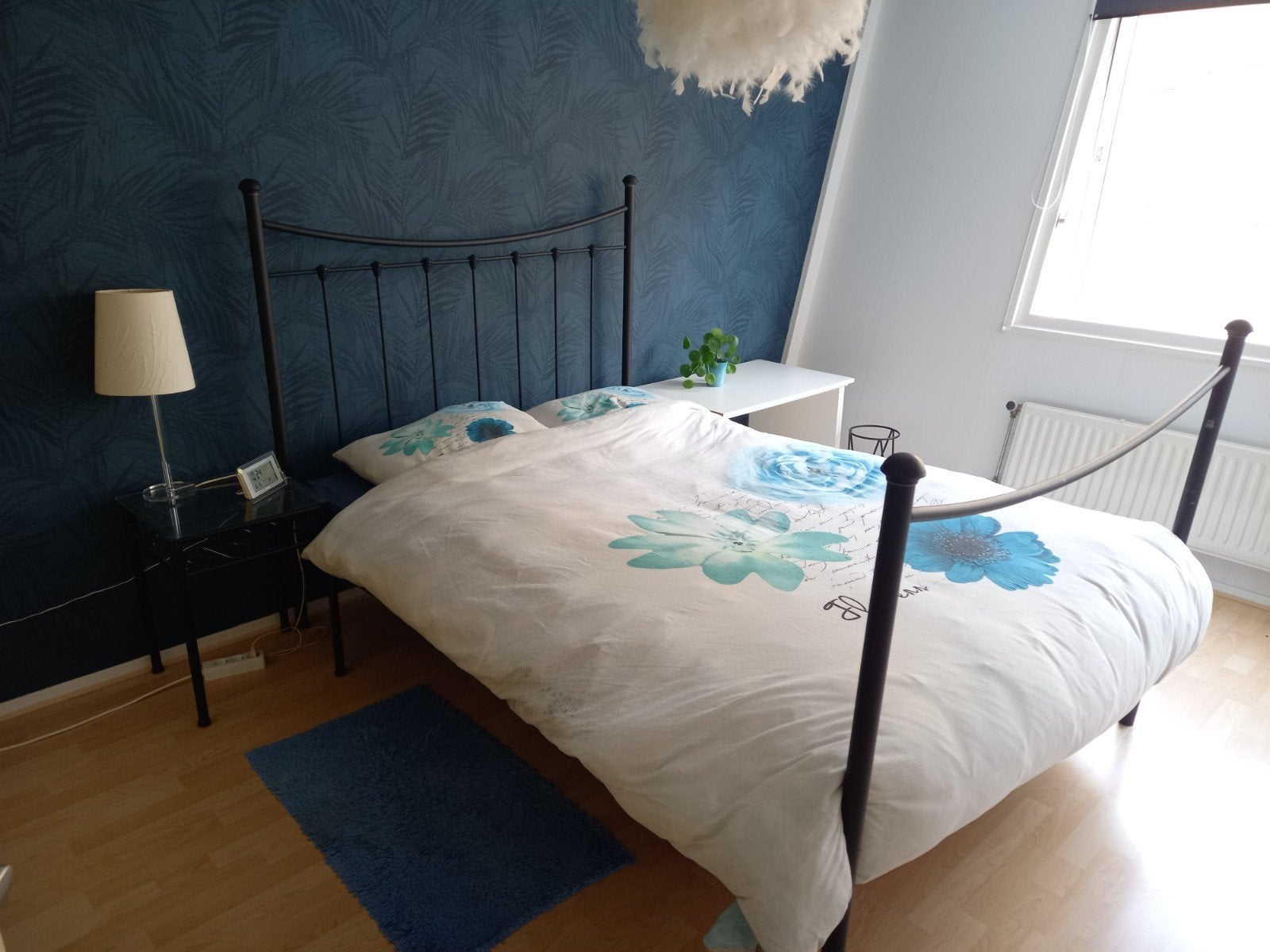 2 persoons bed met nachtkastje, Ophalen, Gebruikt