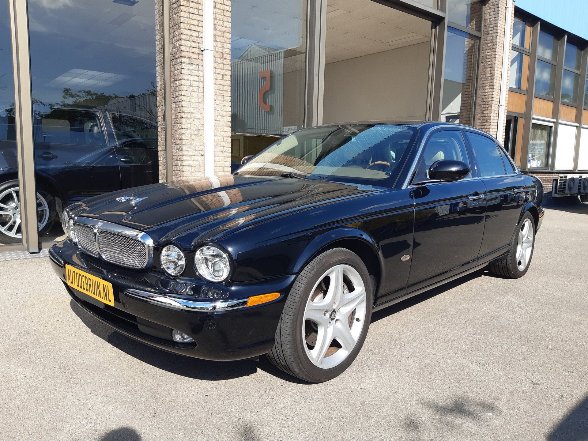 Jaguar XJ