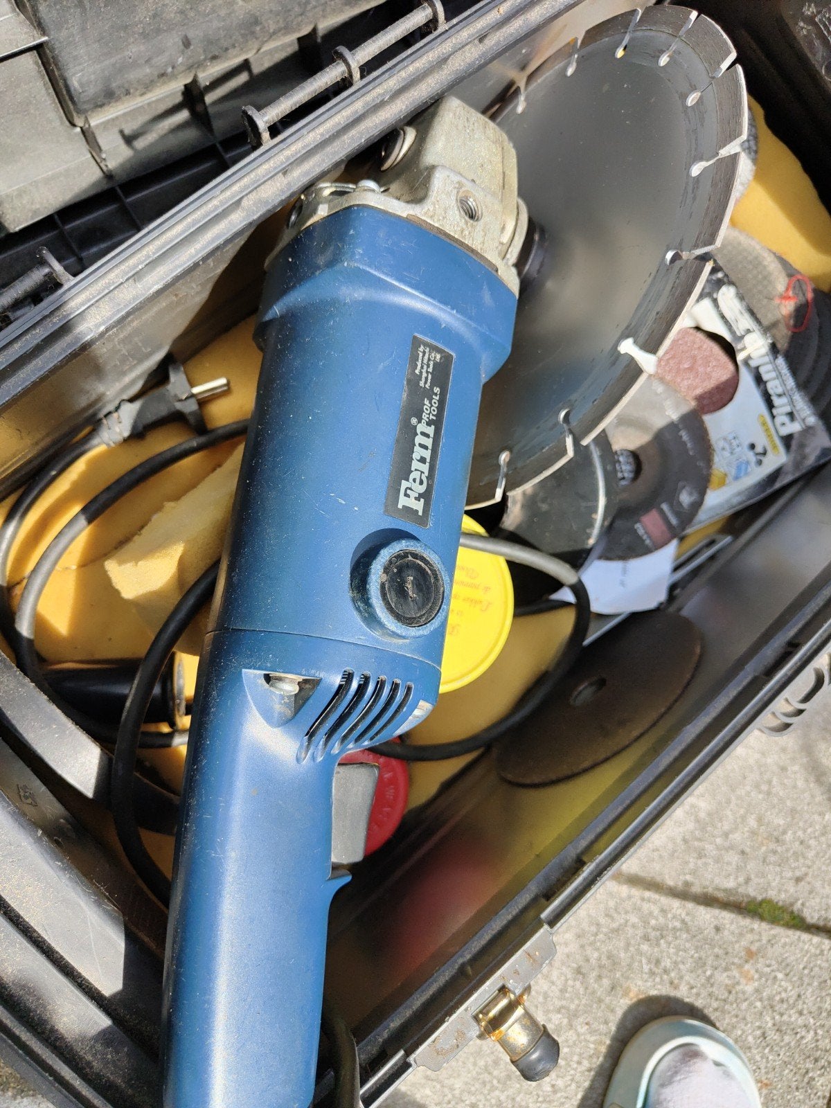 Diamand slijper, Ophalen, Gebruikt, Minder dan 700 watt, Haakse handslijpmachine