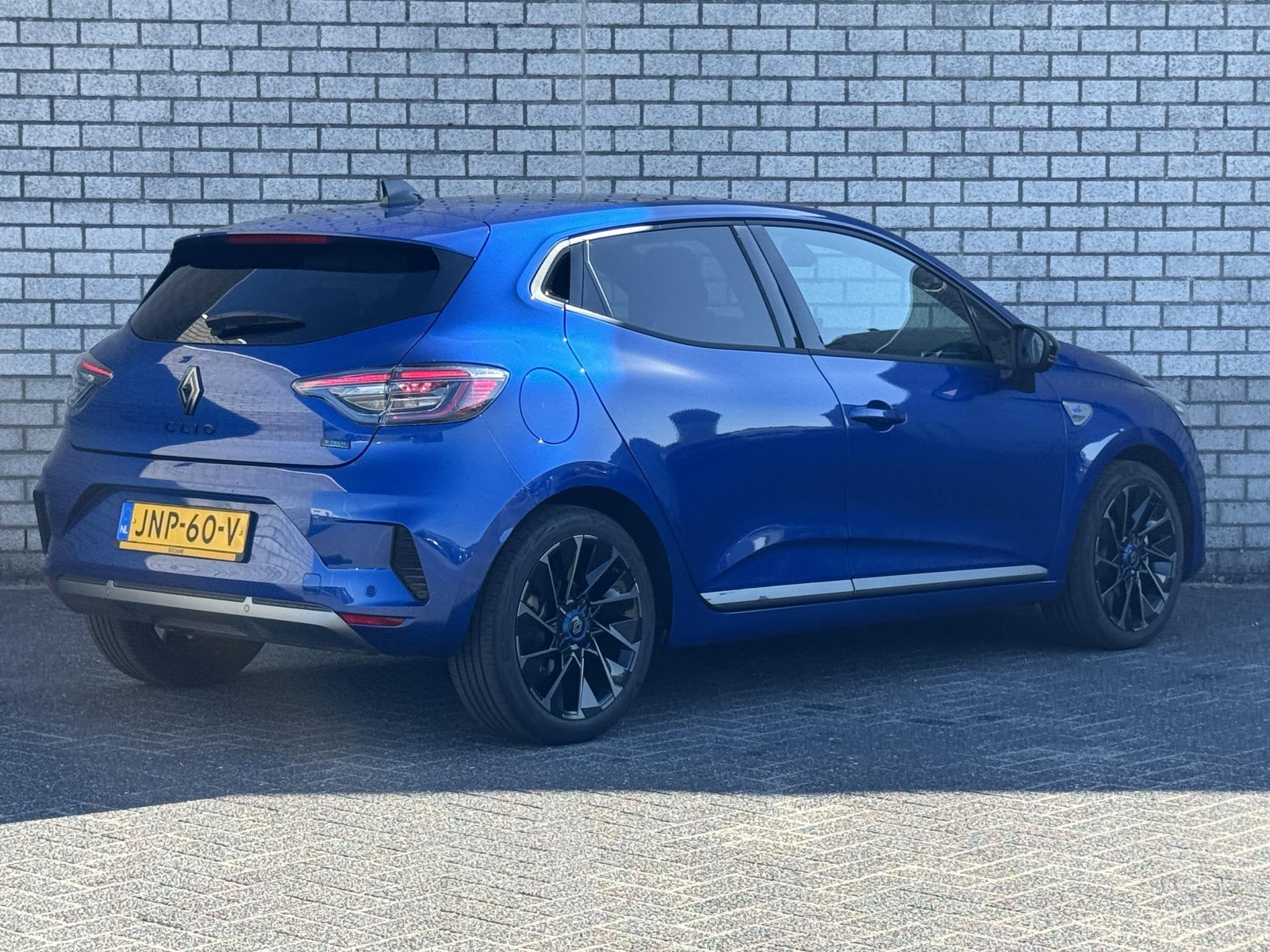 Renault Clio 1.6 E-Tech Full Hybrid 145 Esprit Alpine | BOSE, Gebruikt, Met garantie (alle), Blauw, Leder en Stof