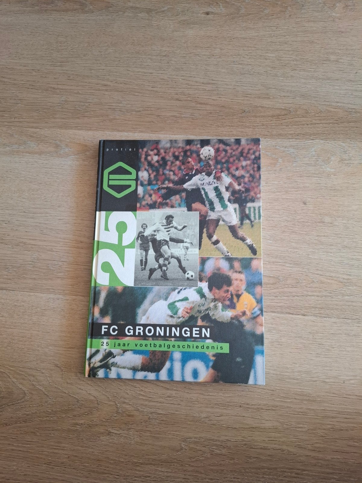 FC Groningen: 25 jaar voetbalgeschiedenis, Ophalen of Verzenden, Gelezen, Onbekend, Balsport