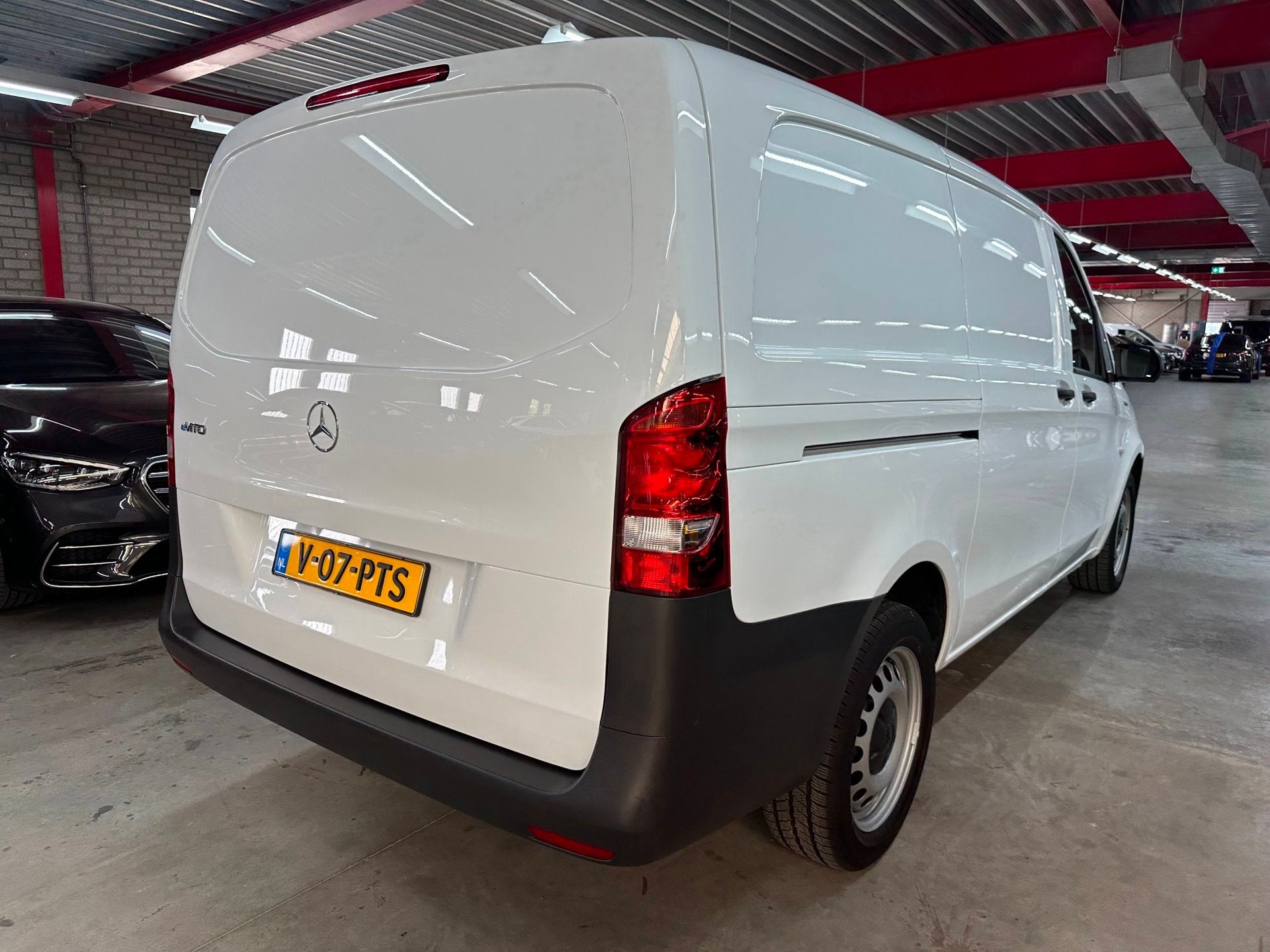 Mercedes-Benz EVito Lang 66 kWh, Long range, Auto's, Bestelauto's, Gebruikt, Zwart, 116 pk, Wit