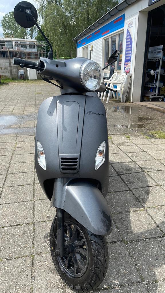 Santini capri 2021 2333KM, Ophalen, Zo goed als nieuw, Benzine, Overige merken