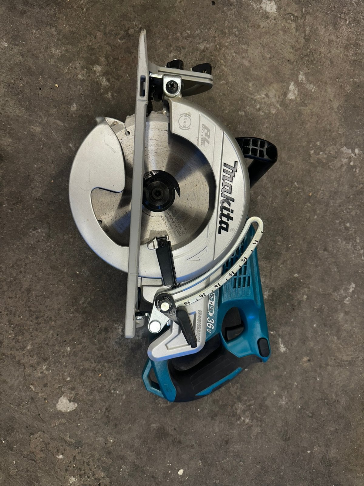 Makita drs780 2x18V, Ophalen, Zo goed als nieuw, 1200 watt of meer, 70 mm of meer
