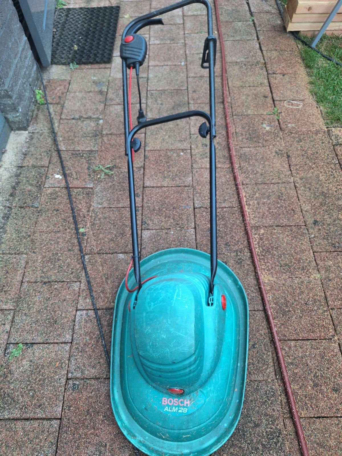 Bosch ALM 28 Elektrische Grasmaaier - Compact en Licht, Gebruikt, Elektrische grasmaaier, Minder dan 30 cm, Ophalen of Verzenden