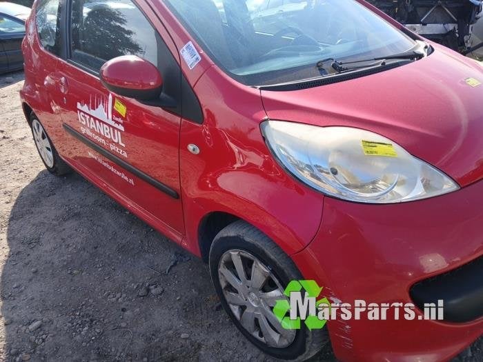 Scherm rechts-voor van een Peugeot 107, Auto-onderdelen, Gebruikt, -, -, Ophalen of Verzenden