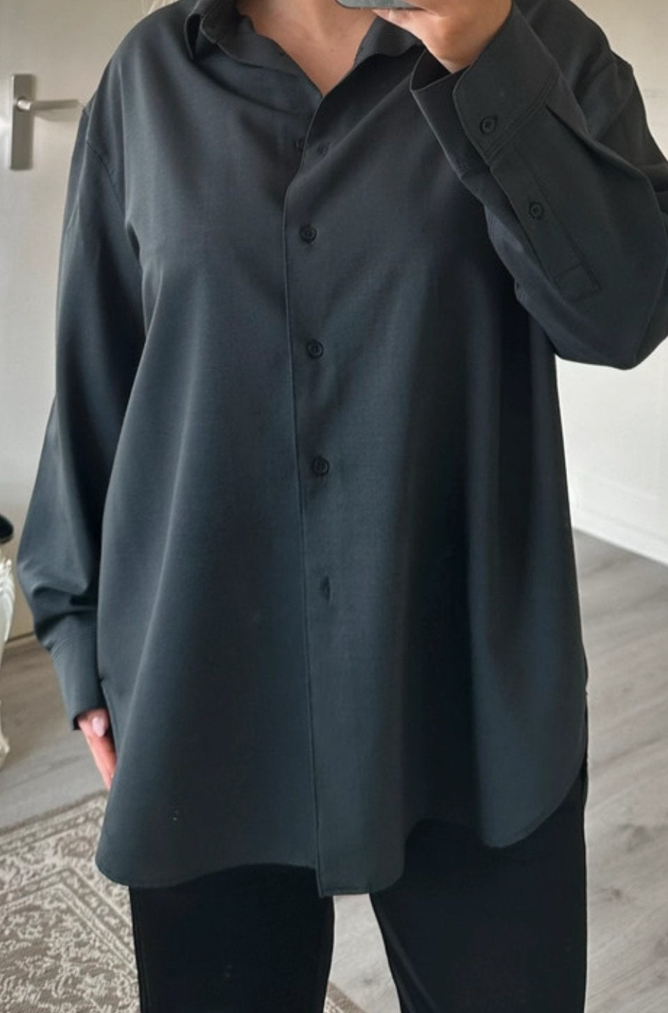 Massimo Dutti donkergrijze blouse met knoopsluiting oversize, Ophalen of Verzenden, Zo goed als nieuw, Maat 38/40 (M), Grijs
