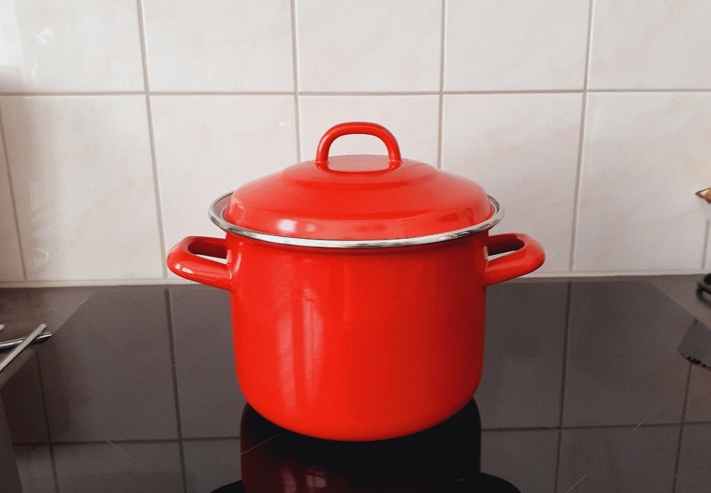 Emaille kookpan. Rood. Nieuw. Inhoud 5 liter, Ophalen of Verzenden, Nieuw, Emaille, Kookpan