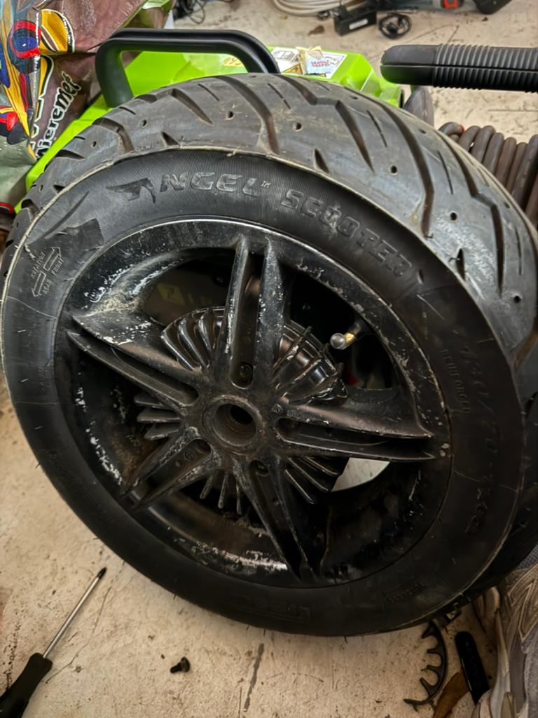 Hexagon achterband nette staat, Ophalen of Verzenden, Zo goed als nieuw, Overige typen, Piaggio
