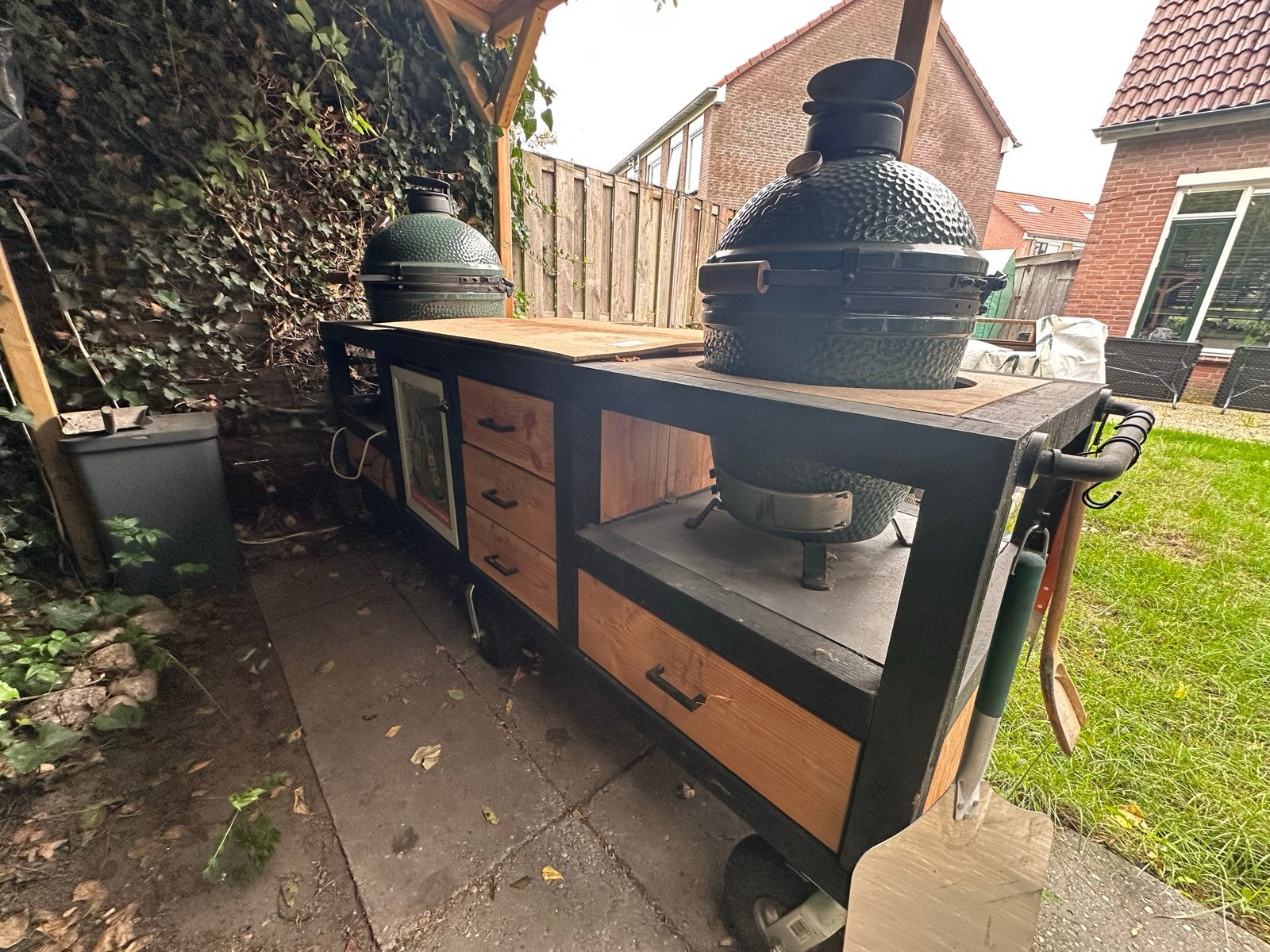 Big Green Egg Large & Medium met veel accessoires, Tuin en Terras, Ophalen, Zo goed als nieuw