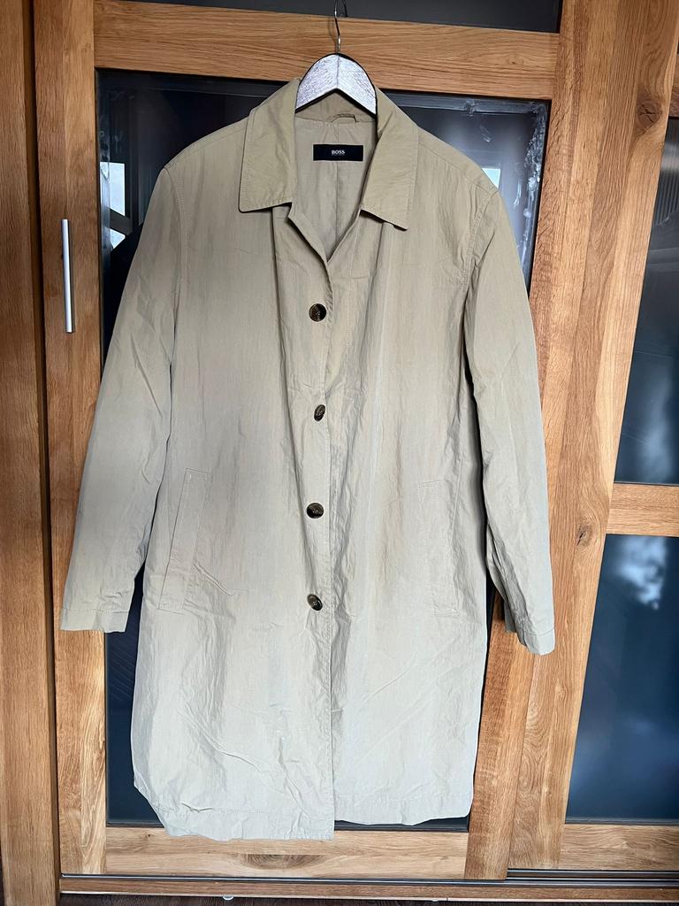Beige, stijlvolle jas van Hugo Boss, Ophalen of Verzenden, Zo goed als nieuw, Beige