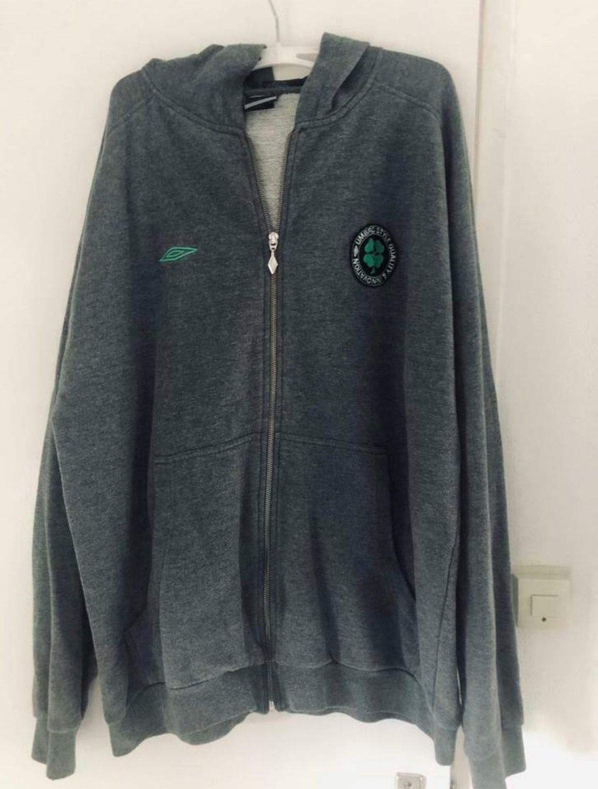 Grijs Umbro vest XL - Ideaal voor koudere dagen, Ophalen of Verzenden, Zo goed als nieuw, Grijs