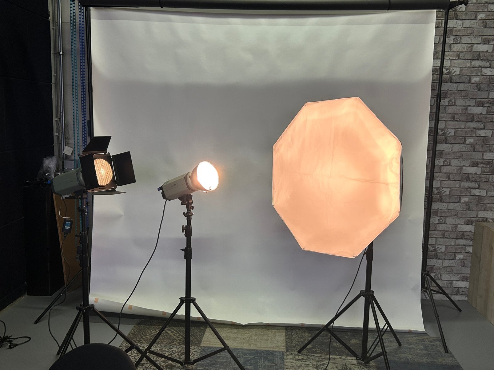 Complete fotostudio 3 flitsers + achtergrondsysteem 3m, Ophalen, Gebruikt, Inclusief grid, Complete fotostudio