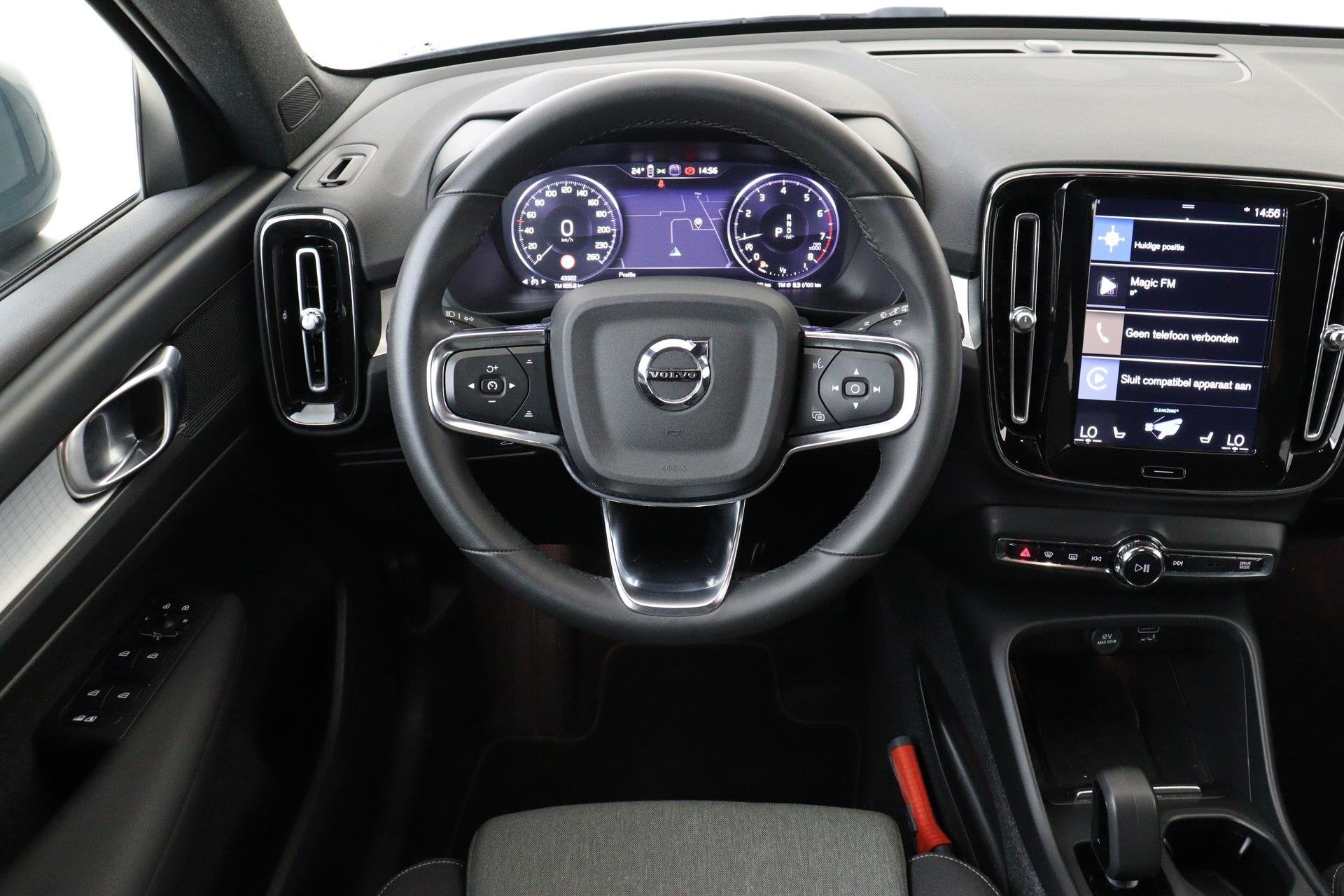 Volvo XC40 T2 AUT. CORE -CAMERA|CLIMATE|KEYLESS|PRIVACY.GLAS, 12 maanden, Gebruikt, Euro 6, Origineel Nederlands