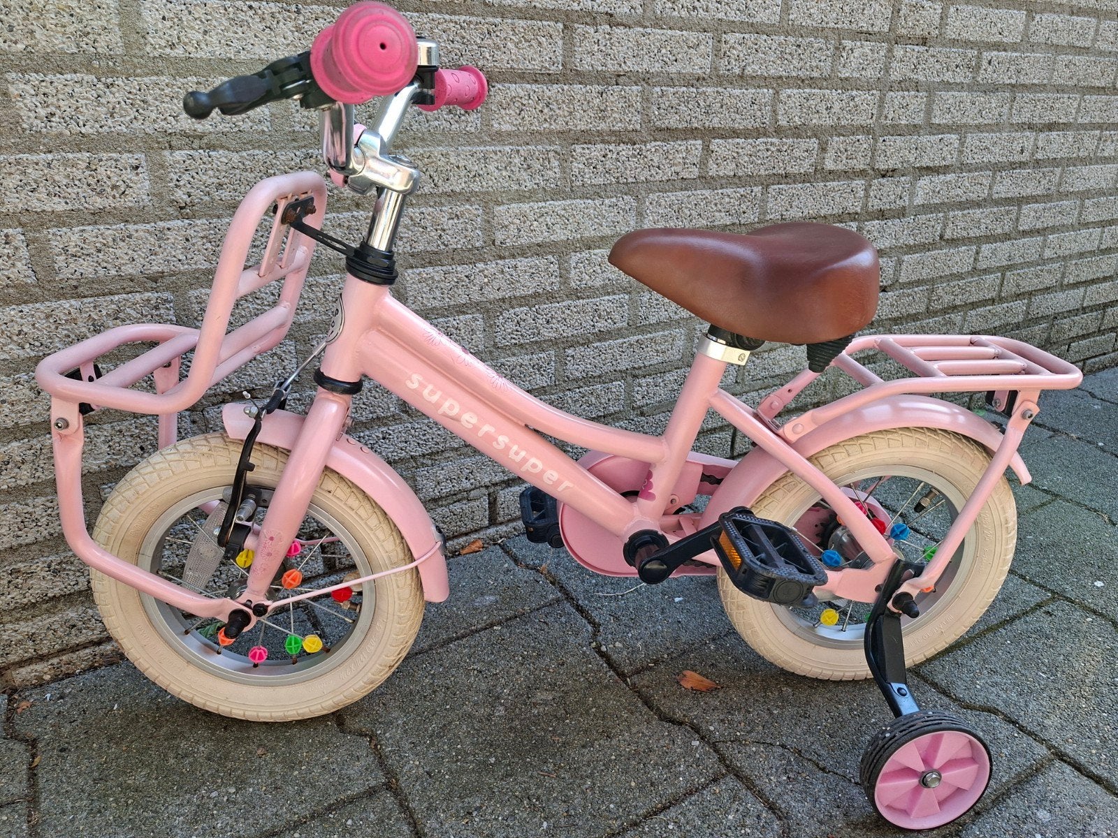 meisjes fiets 12 inch met zijwieltjes erbij, Fietsen en Brommers, Fietsen | Kinderfietsjes, Ophalen, Gebruikt, Minder dan 16 inch