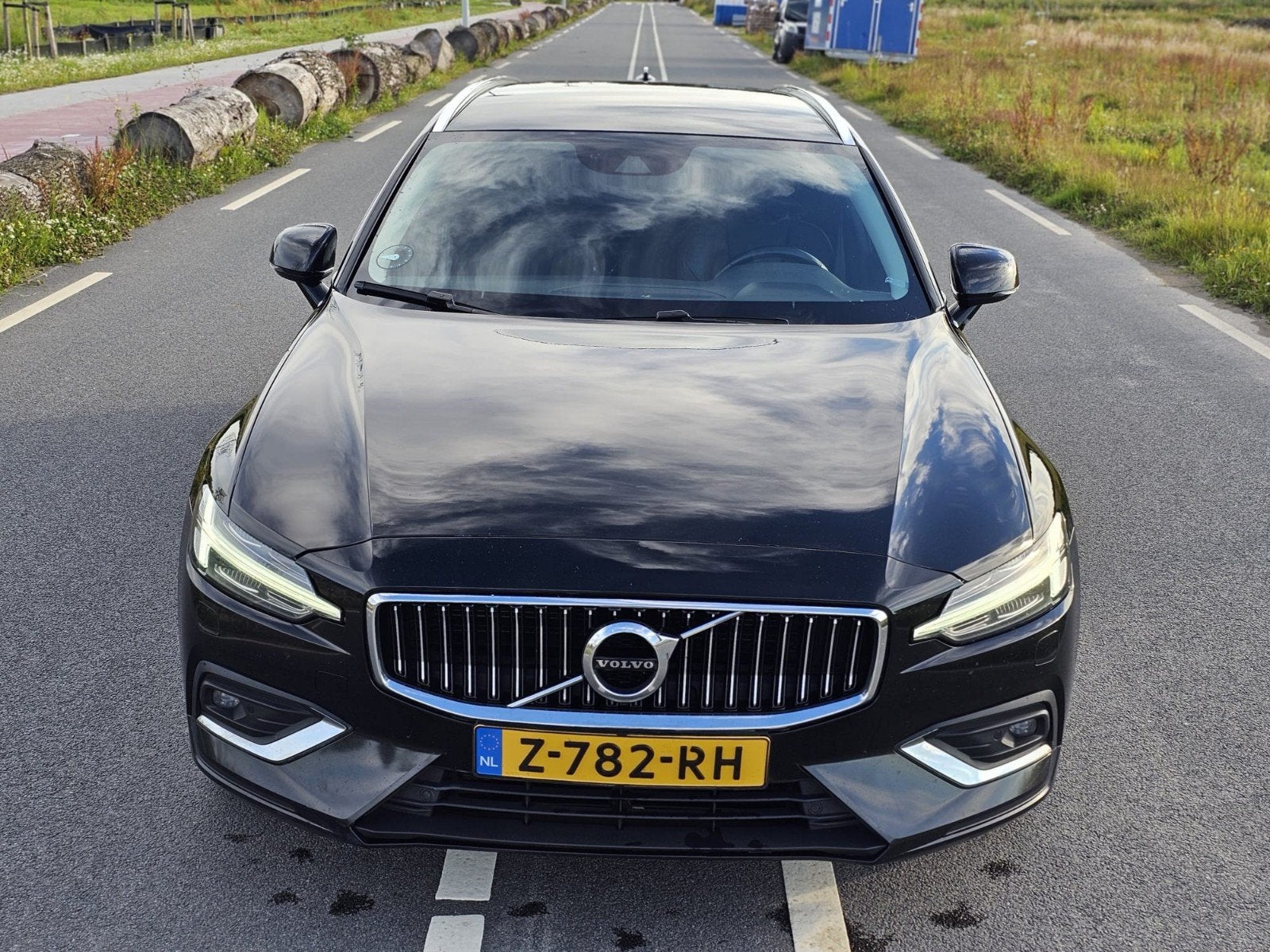 Volvo V60 Inscription D4 190pk Geartronic 2020 Zwart, Zwart, Diesel, Particulier, Geïmporteerd