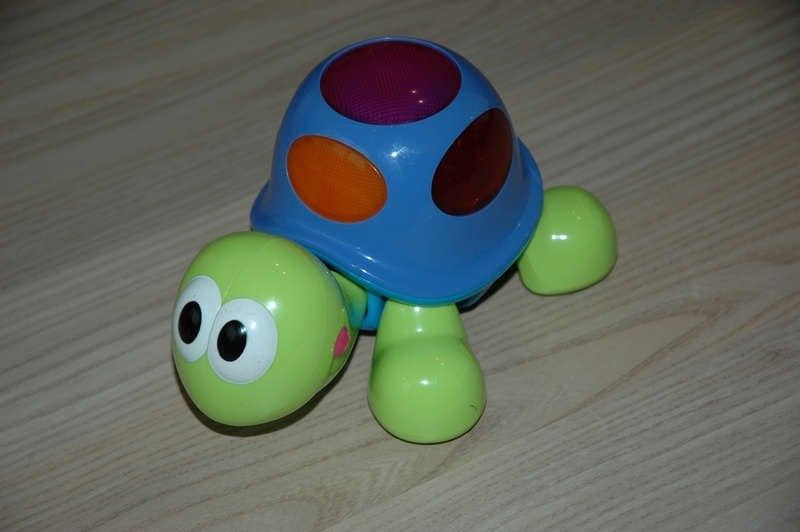 Wandelende schildpad met diverse muziekjes en lichtjes, Ophalen of Verzenden, Zo goed als nieuw, Overige typen, Met licht