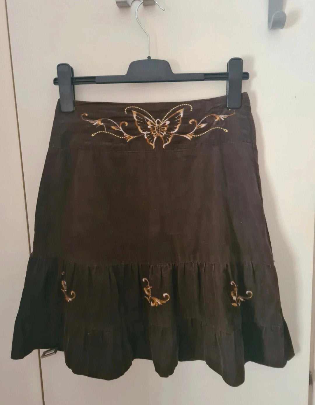 Bruine rok met vlinders, Kleding | Dames, Rokken, Bruin, Ophalen of Verzenden, Zo goed als nieuw, Milanie
