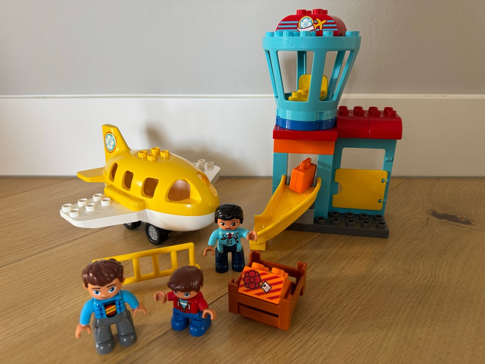 LEGO DUPLO Vliegveld (10871), Ophalen, Overige thema's, Zo goed als nieuw, Compleet