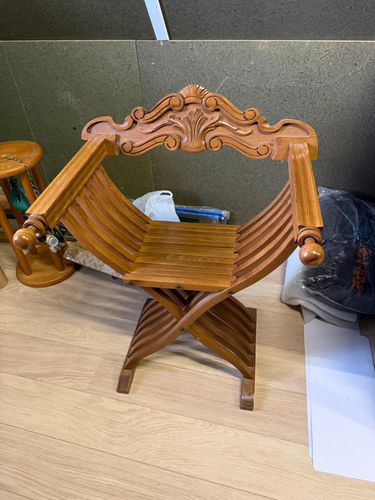 Dagobert stoel, Ophalen
