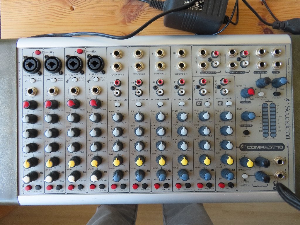 SOUNDCRAFT  compact mixer, Muziek en Instrumenten, Ophalen, Gebruikt, 10 tot 20 kanalen