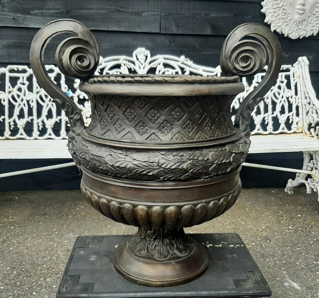Grote bronzen sier vaas erg mooi antiek top model 73 cm hoog, Ophalen