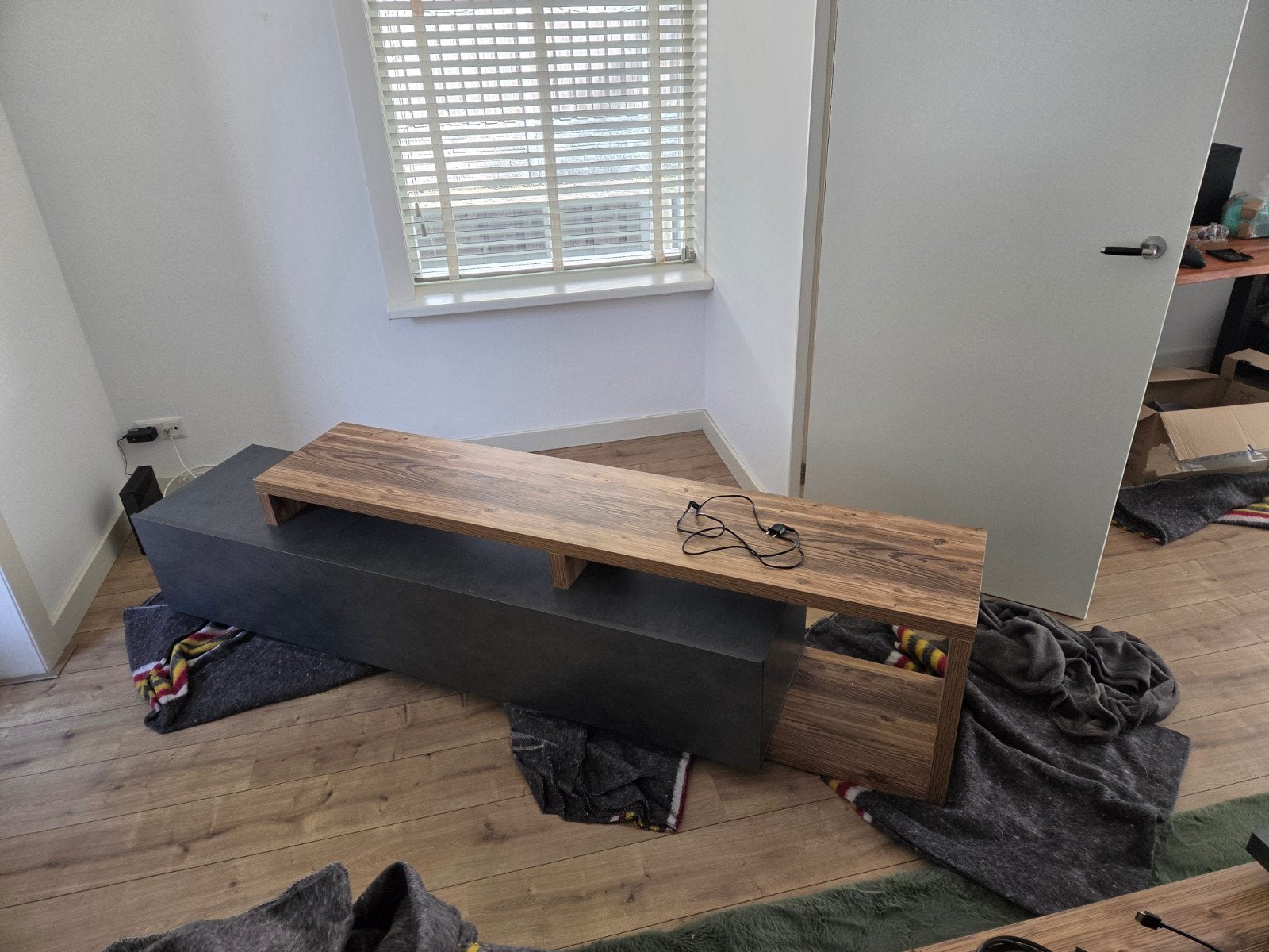 TV-meubel BERGAME XL grijs/donker eiken met lade, Huis en Inrichting, Kasten | Televisiemeubels, Modern design, Nieuw, Ophalen of Verzenden