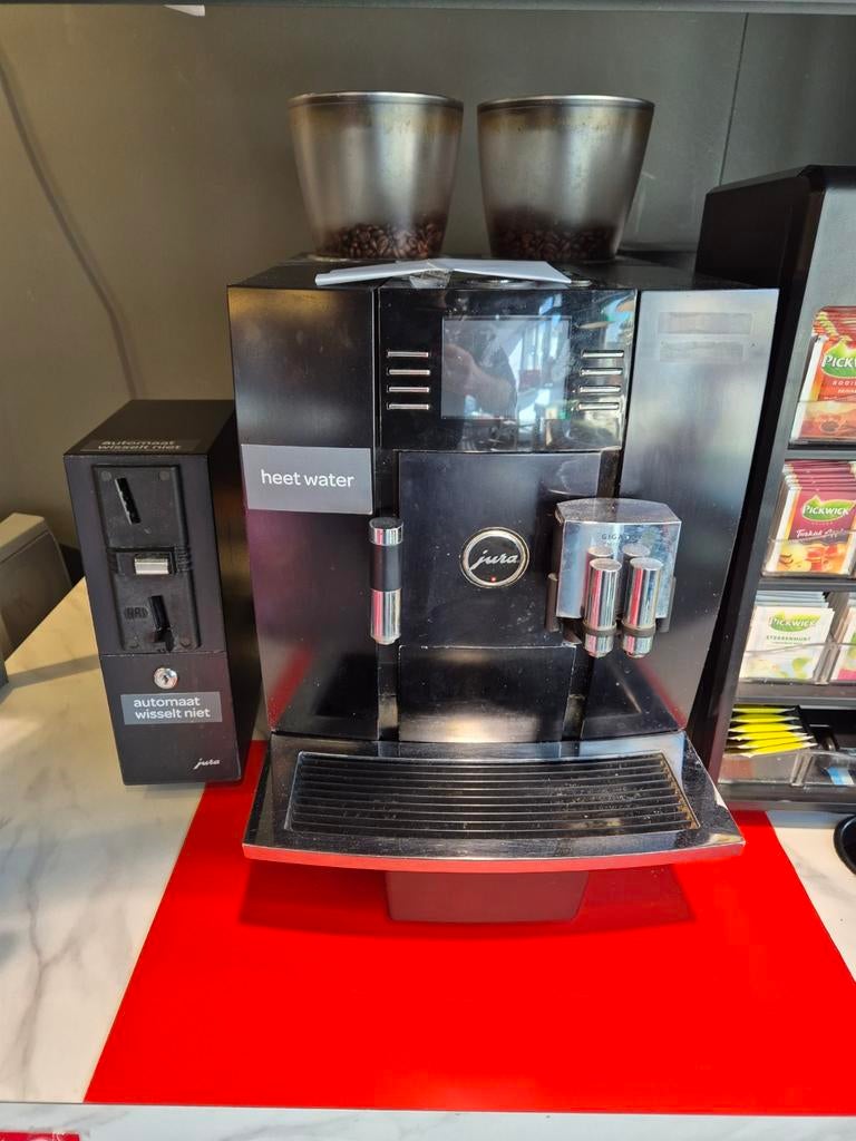 Jura Giga x8c koffiemachine, Witgoed en Apparatuur, Koffiezetapparaten, Ophalen, Koffiemachine