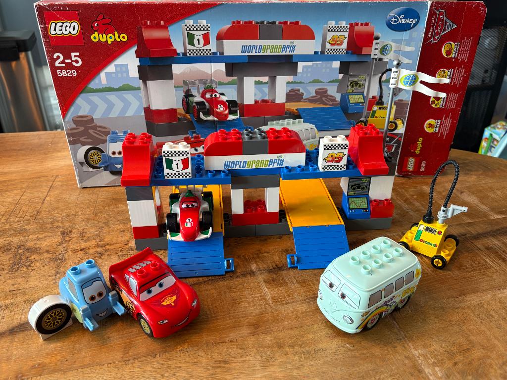 5829 cars duplo, Kinderen en Baby's, Speelgoed | Duplo en Lego, Compleet, Ophalen of Verzenden, Zo goed als nieuw, Complete set