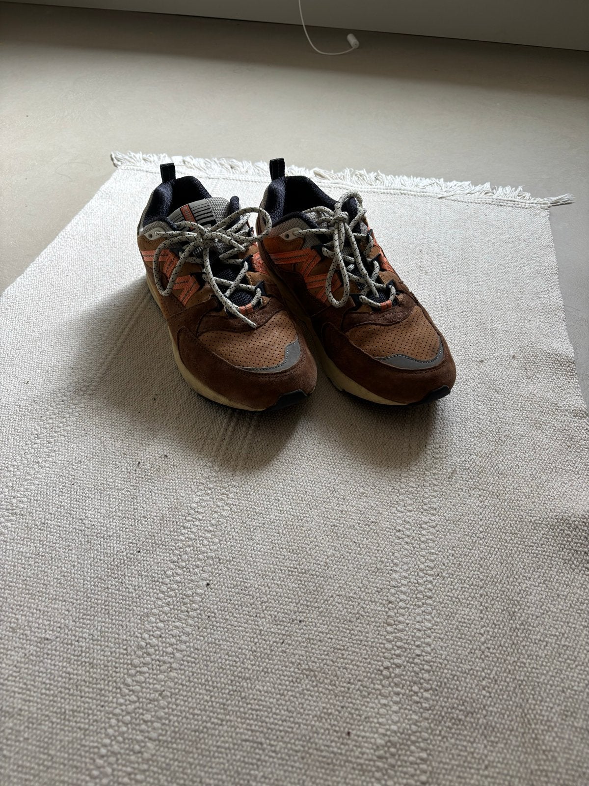 Karhu Unisex Sneakers - Maat 40, Ophalen of Verzenden, Zo goed als nieuw, Bruin, Sneakers of Gympen