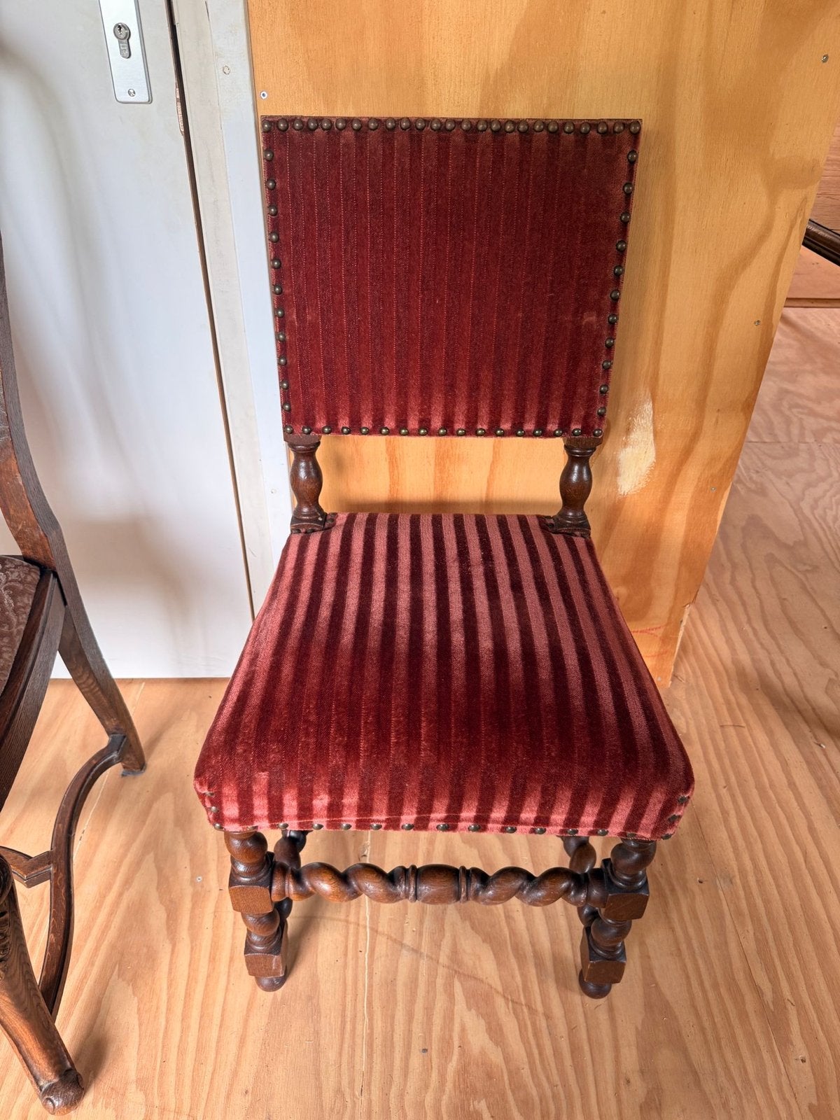 Set van 4 Antieke Stoelen met Rood Fluweel en Gedraaide Pote, Antiek en Kunst, Ophalen
