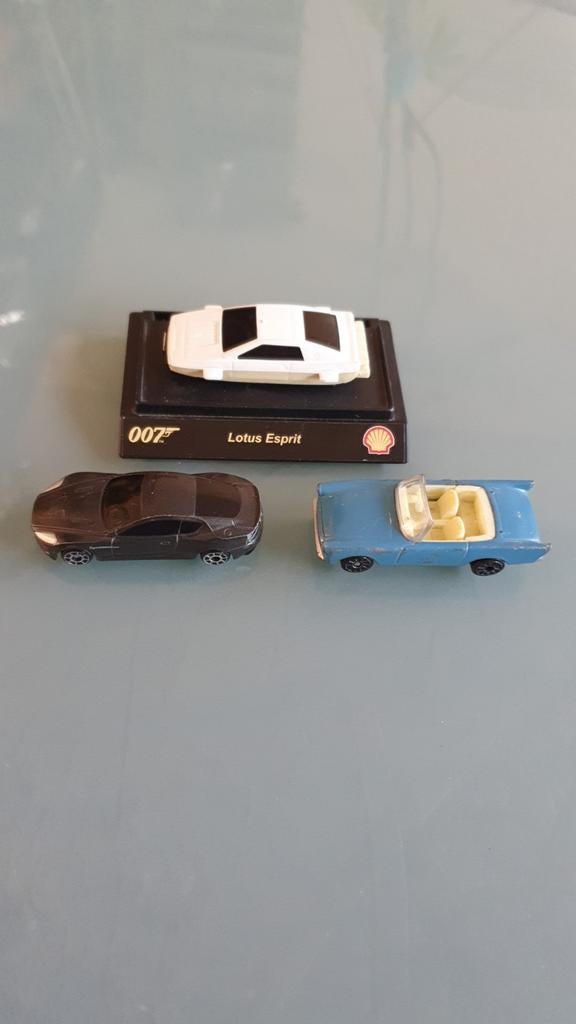3 miniatuur 007 James Bond auto's - Aston Martin, Lotus, Hobby en Vrije tijd, Modelbouw | Auto's en Voertuigen, Overige merken