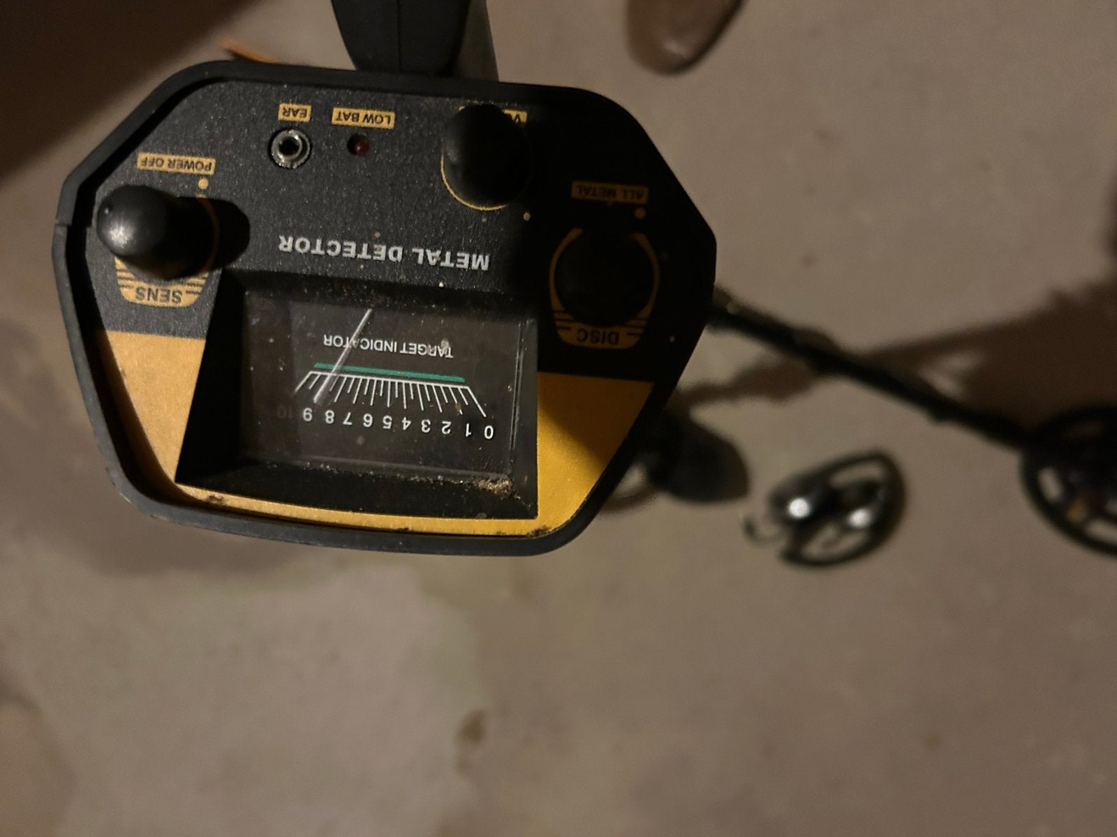 Foto 4 van Garrett ace 200i + Metal detector met schep en hoofdtelefoon