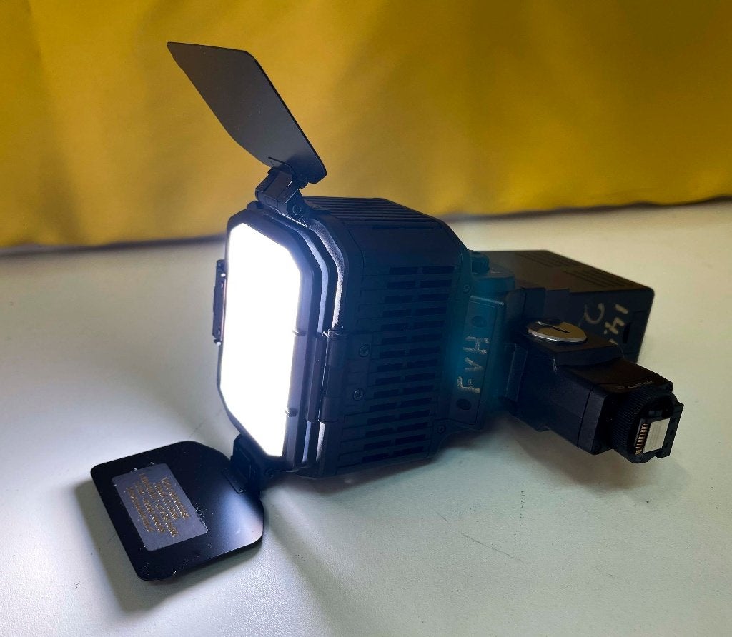 SONY professionele LED-videolamp met krachtige accu&oplader, N, N, Overige typen, Zo goed als nieuw