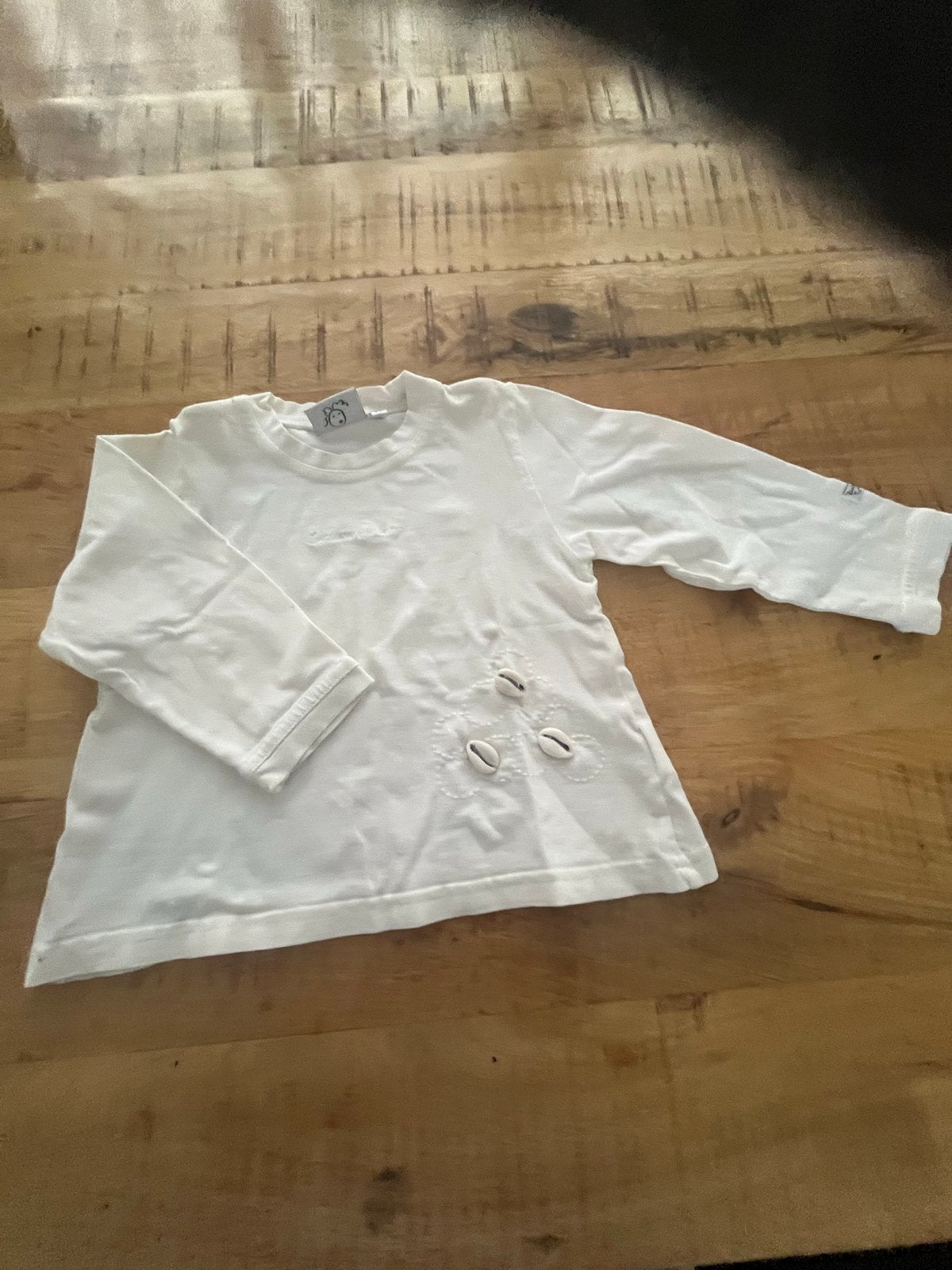 Wit shirt lange mouw met schelpjes maat 98 Barbara Farber, Ophalen of Verzenden, Gebruikt, Meisje, Shirt of Longsleeve