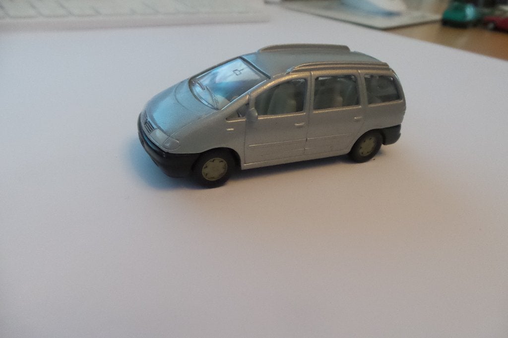 siku VW Sharan, Hobby en Vrije tijd, Modelauto's | 1:87, Ophalen of Verzenden, Zo goed als nieuw, Auto, SIKU