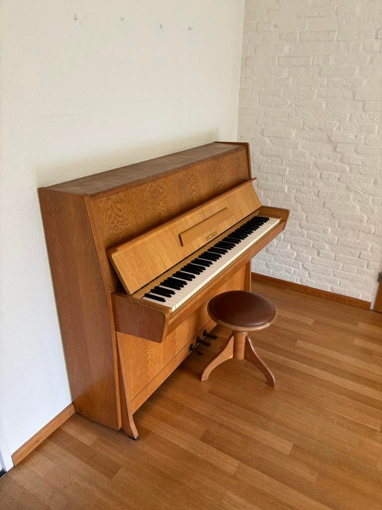 Petrof Piano - Klassiek Houten Design, Muziek en Instrumenten, Piano's, Ophalen of Verzenden, Gebruikt, Bruin, Piano
