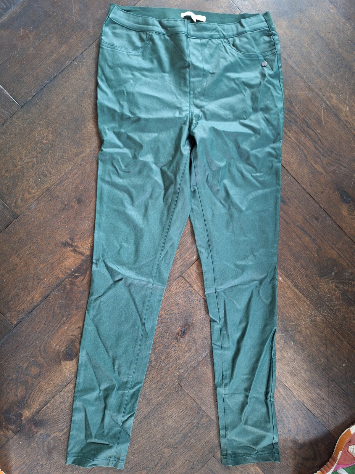 Groene nepleren broek Garcia maat L, Kleding | Dames, Broeken en Pantalons, Maat 42/44 (L), Ophalen of Verzenden, Gedragen, Garcia