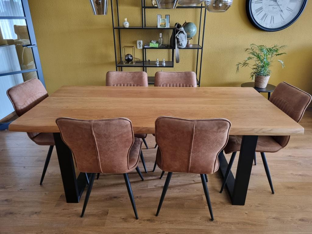 Boomstam eettafel + 6 stoelen zgan, Ophalen, Zo goed als nieuw, 4 tot 6 stoelen