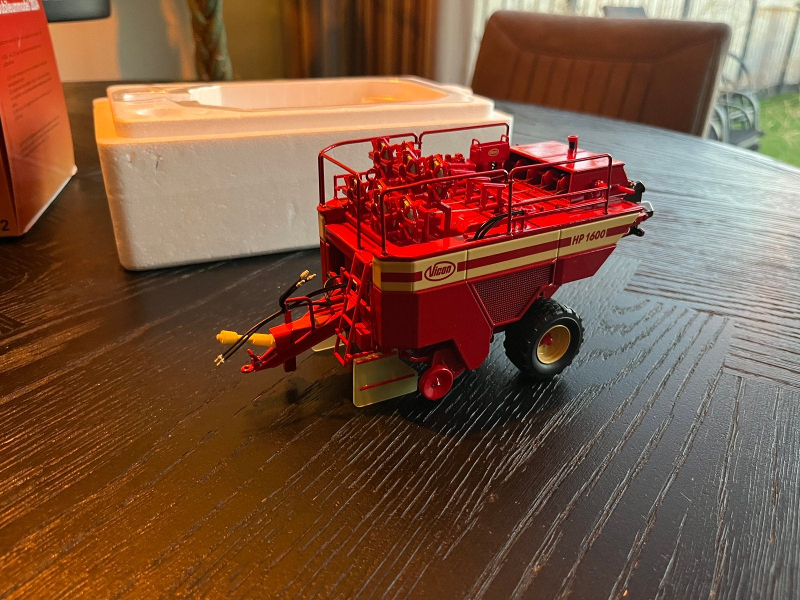 Vicon HP 1600 L.C.N jubileummodel van Marge models, Hobby en Vrije tijd, Modelauto's | 1:32, Ophalen of Verzenden, Zo goed als nieuw
