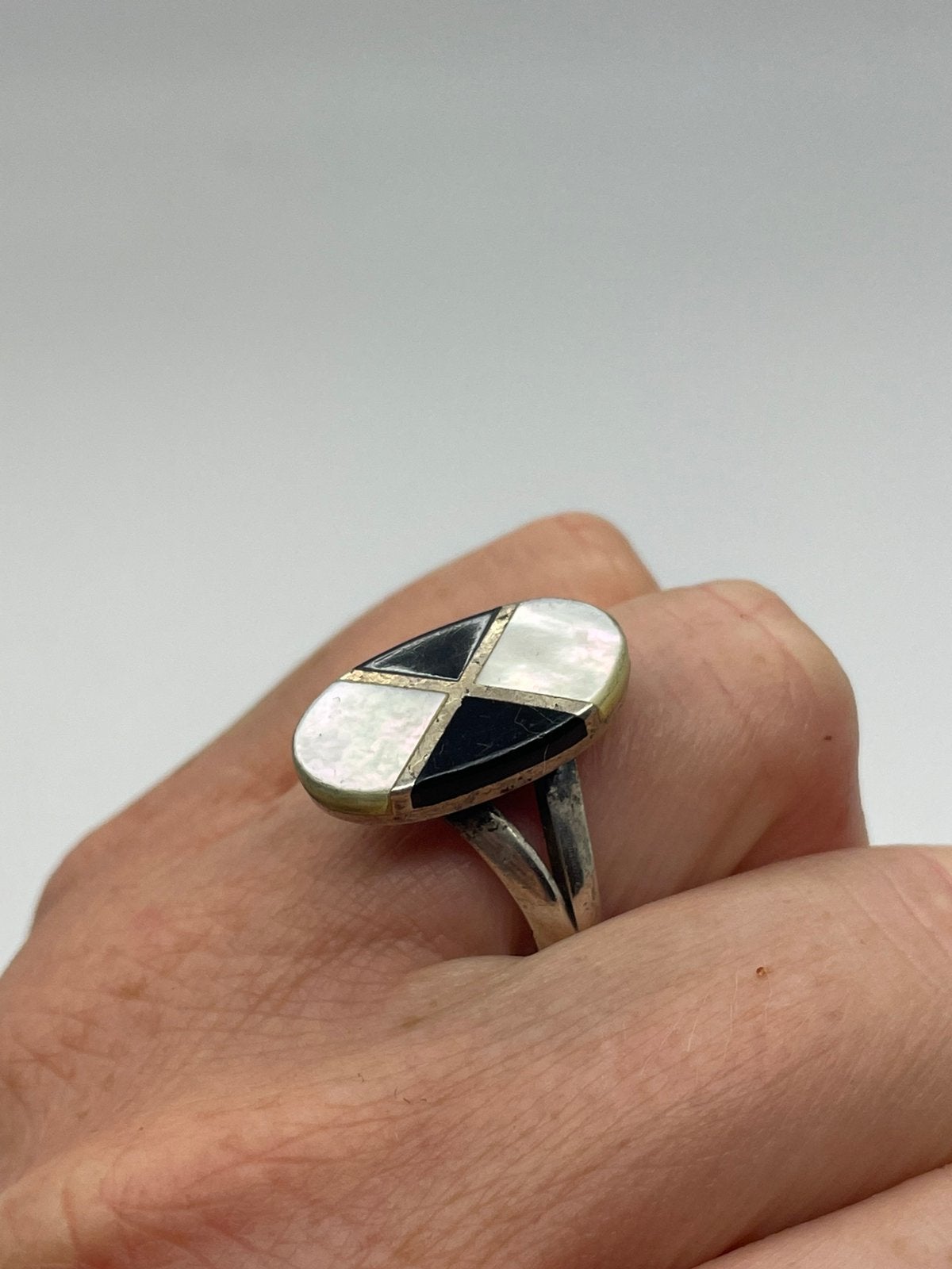 F956 Prachtige zilveren ring parelmoer onyx maat 19,5, 19 tot 20, Ophalen of Verzenden, X, Met edelsteen