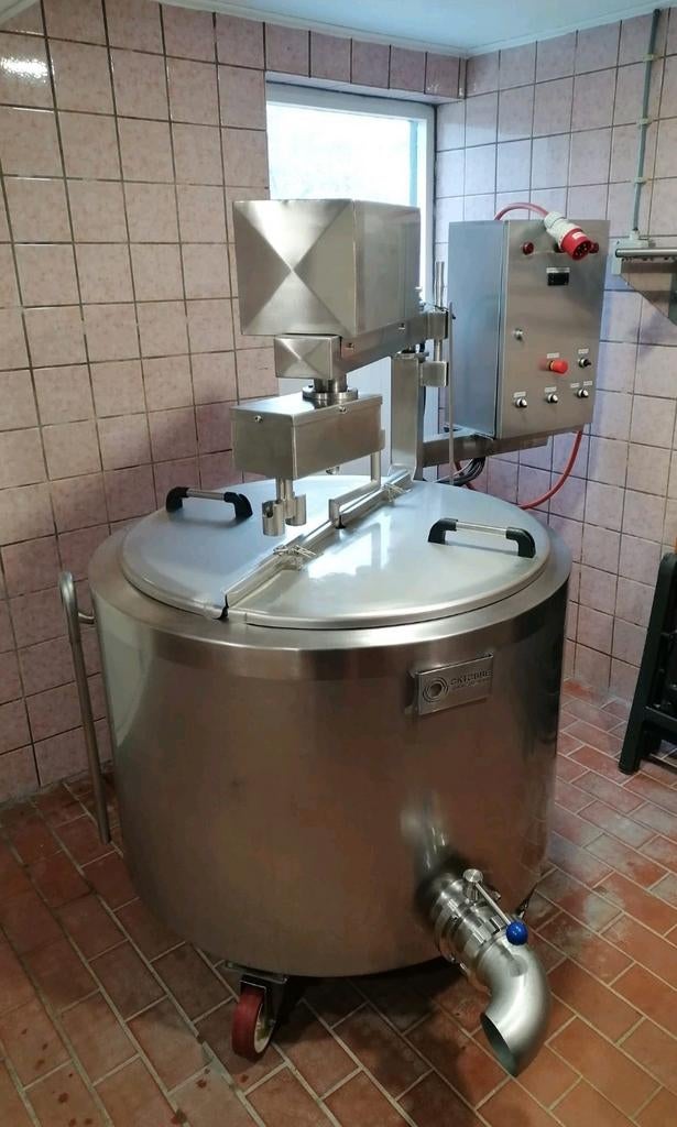 Kaastobbe 300 liter met kaaspers, Hobby en Vrije tijd, Overige Hobby en Vrije tijd, Ophalen